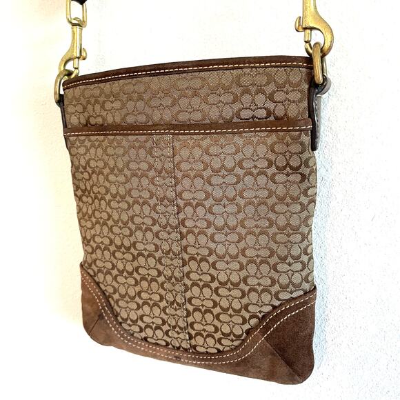 Coach Handbags - Vintage Coach Monogram Swingpack Crossbody bag
